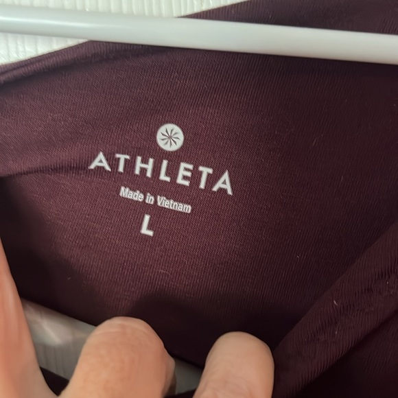 Athleta open back beautiful burgundy top - Picture 4 of 4